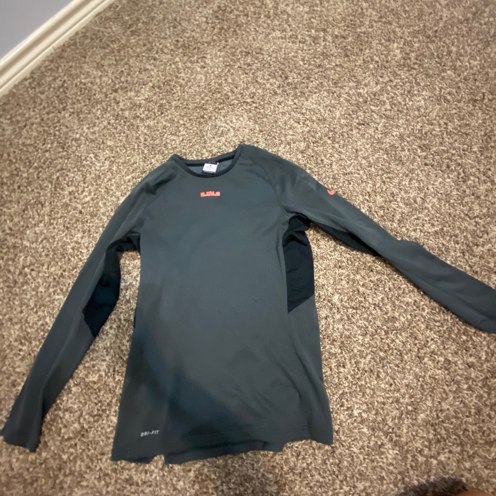 Long sleeve tee